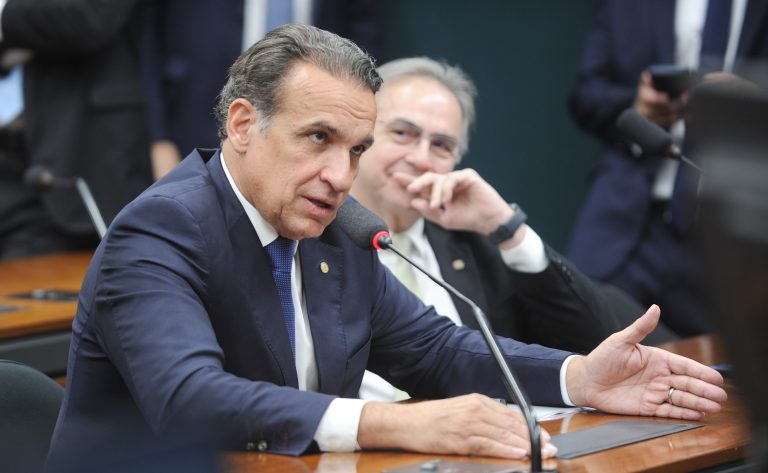 Instalação da comissão e eleição de presidente e vice-presidentes. Dep. Hugo Leal (PSD - RJ)