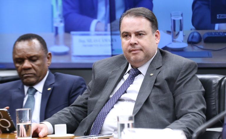 Instalação da comissão e eleição de presidente e vice-presidentes. Dep. Julio Cesar Ribeiro (REPUBLICANOS - DF)