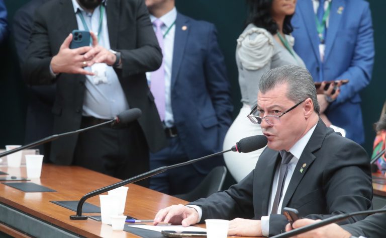 Discussão e votação de propostas legislativas. Dep. Daniel Agrobom (PL-GO)