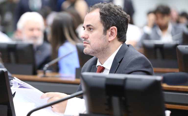 Discussão e Votação de Propostas legislativas. Dep. Glauber Braga (PSOL - RJ)