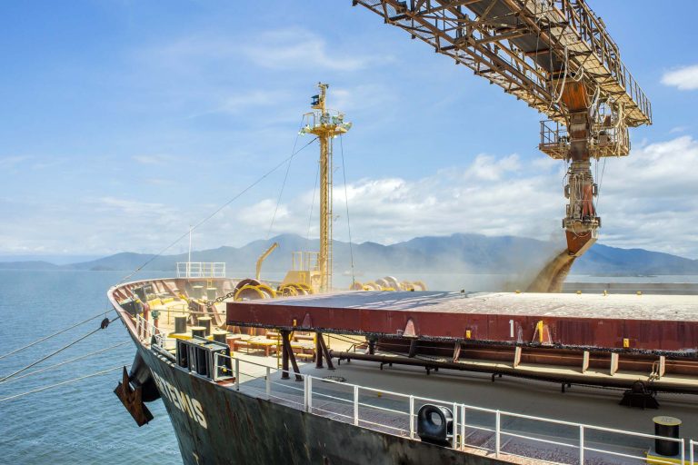 Transporte - barcos e portos - movimentação em portos - navio - exportação
