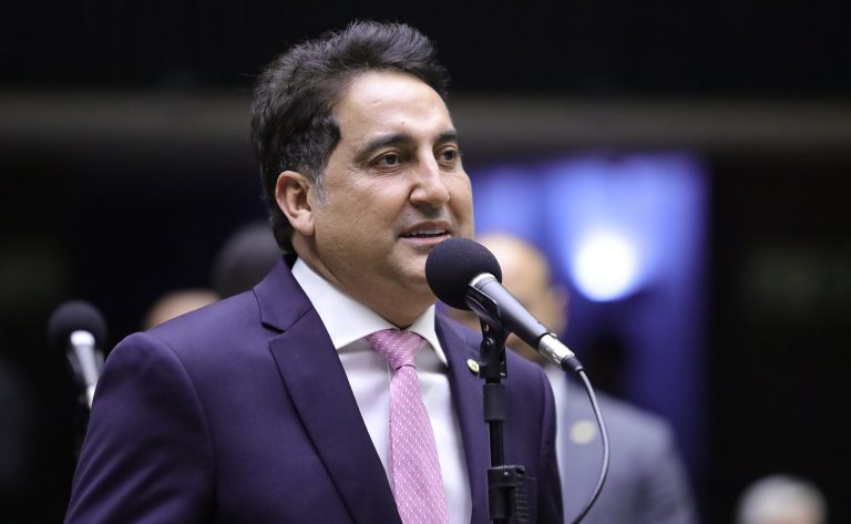 Deputado Gilvan Maximo (Republicanos-DF) fala no Plenário da Câmara dos Deputados