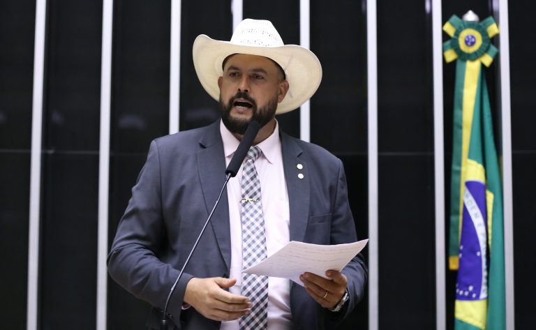 Deputado Zé Trovão (PL-SC) fala no Plenário da Câmara dos Deputados