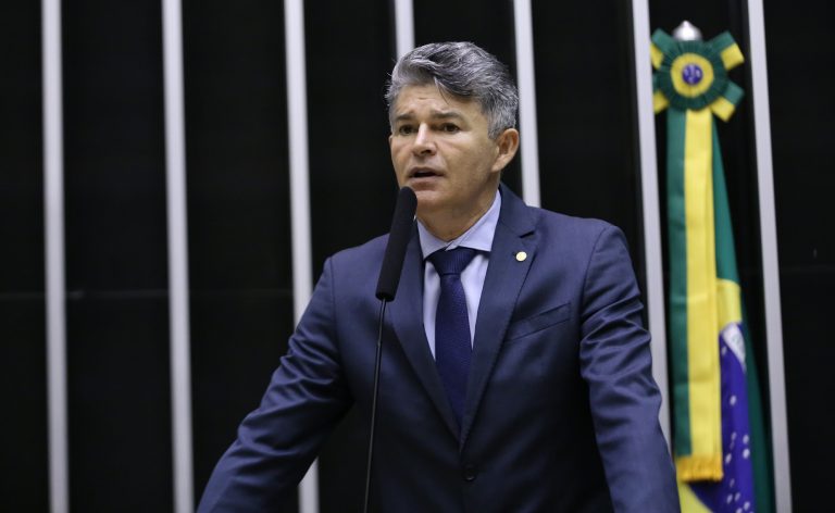 Deputado José Medeiros (PL-MT) fala no Plenário da Câmara dos Deputados