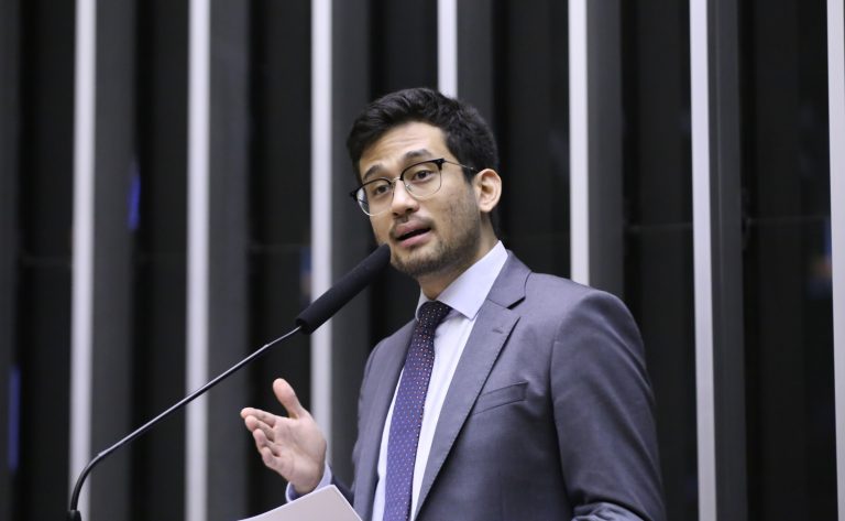 Deputado Kim Kataguiri (União-SP) fala no Plenário da Câmara dos Deputados