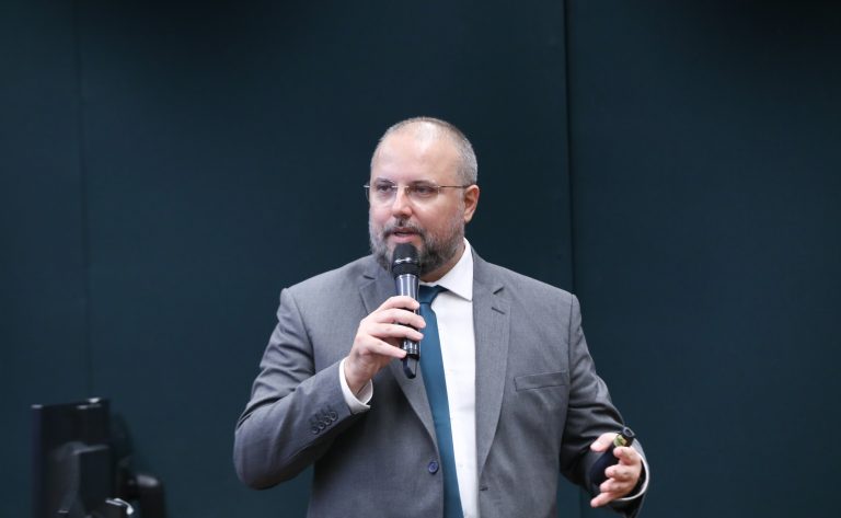 Alfabetização - objetivo 3 do Plano Nacional de Educação 2024-2034. Professor da Faculdade de Educação da Universidade de São Paulo, Daniel Tojeira Cara.