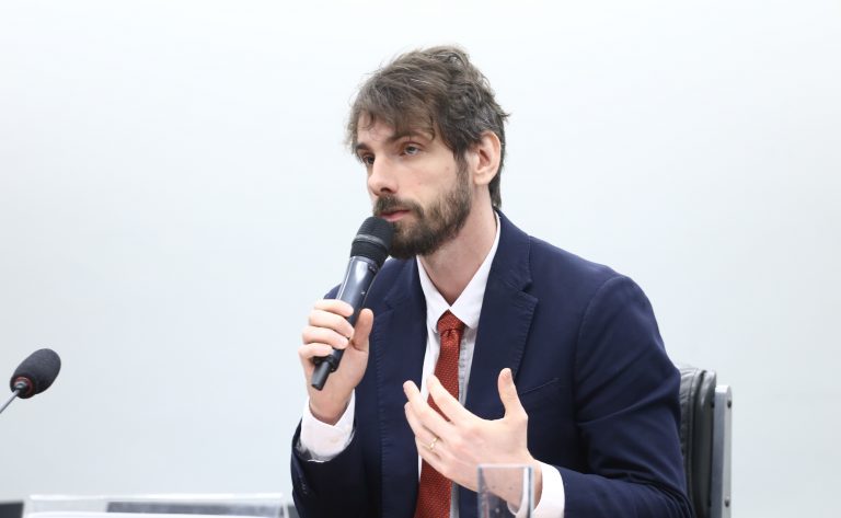 Audiência Pública - Os possíveis efeitos da proposta. Professor de Economia da University of Leeds - University of Leeds - UK, Guilherme Klein Martins.