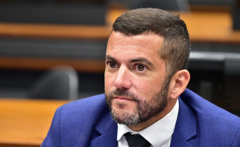 Discussão e votação de propostas legislativas. Dep. Carlos Jordy (PL-RJ)