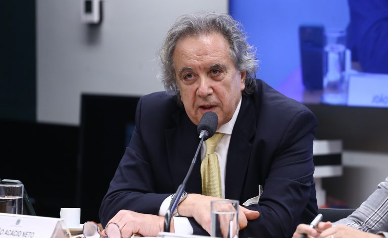 Audiência Pública - Impactos da hidrovia Paraguai-Paraná e sua relevância estratégica para o Brasil. Presidente da DTA Engenharia Portuária e Ambiental, João Acácio Gomes De Oliveira Neto