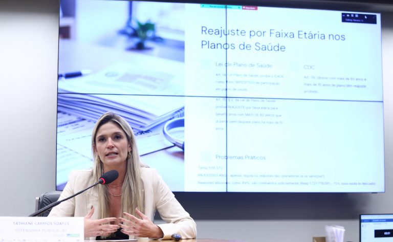 Audiência Pública - Problemas enfrentados pela população idosa junto aos planos de saúde. Subcoordenadora do Núcleo de Defesa do Consumidor (Nudecon) - Defensoria Pública do Estado do Rio de Janeiro (DPRJ), Tathiane Campos Soares