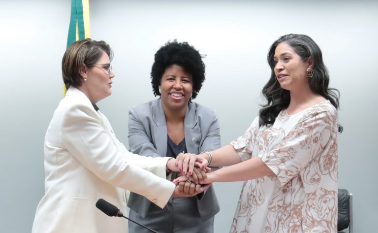 Reunião de eleição para os cargos da Coordenadoria-Geral do Observatório Nacional da Mulher na Política, da Procuradoria da Mulher e da Coordenadoria dos Direitos da Mulher. Dep. Coronel Fernanda (PL - MT), Dep. Jack Rocha (PT - ES) e Dep. Iza Arruda (MDB - PE)
