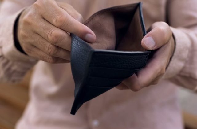 Economia - consumidor - aposentado - idoso - dívida - empréstimo - endividamento