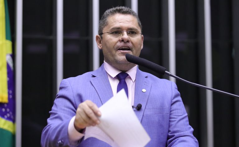 Deputado Albuquerque (Republicanos-RR) fala no Plenário da Câmara dos Deputados