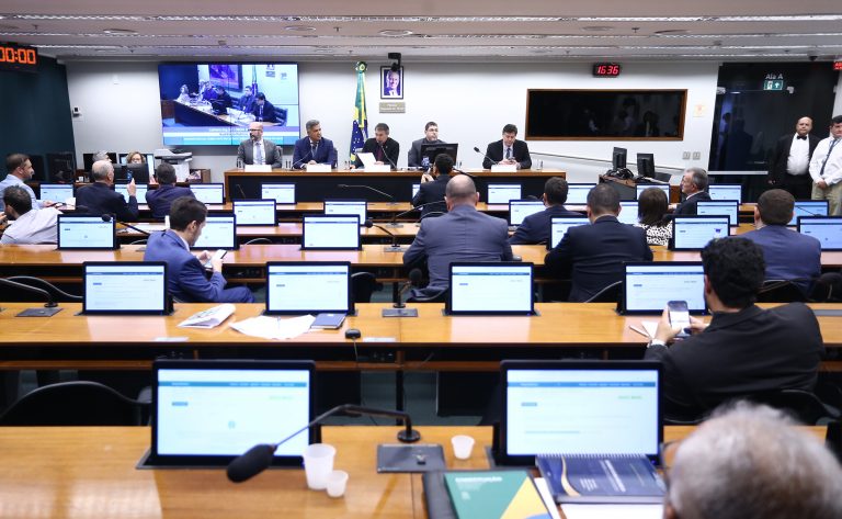 Reunião da Comissão Especial PEC 66/23