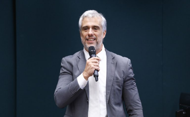 Audiência Pública - Reforma Administrativa: Setor Produtivo Nacional. Representante da Confederação Nacional do Comércio de Bens, Serviços e Turismo - CNC, André Luiz Sacconato.