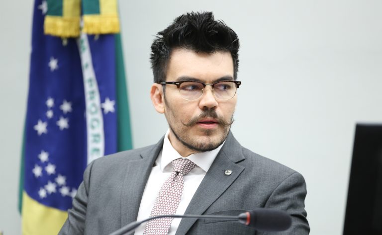 Audiência Pública - Dia Nacional de Conscientização sobre a Fissura Labiopalatina. Dep. Augusto Puppio (MDB - AP)