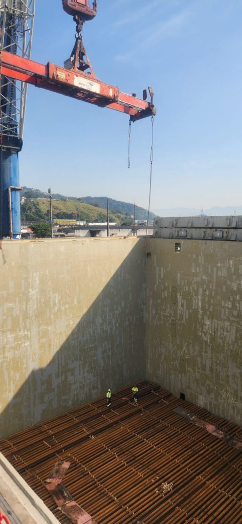 Trilhos da expansão da Linha 2-Verde chegam ao Porto de Santos