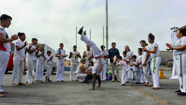 Cultura - dança - capoeira lutas artes marciais