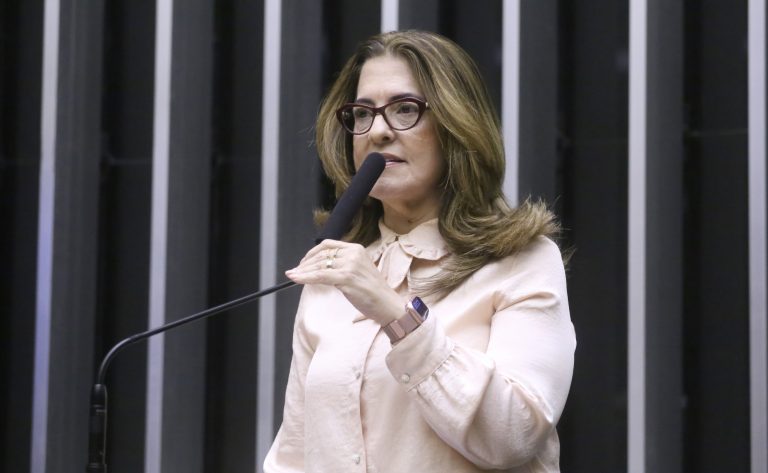 Deliberação de vetos presidenciais. Dep. Rogéria Santos (REPUBLICANOS - BA)