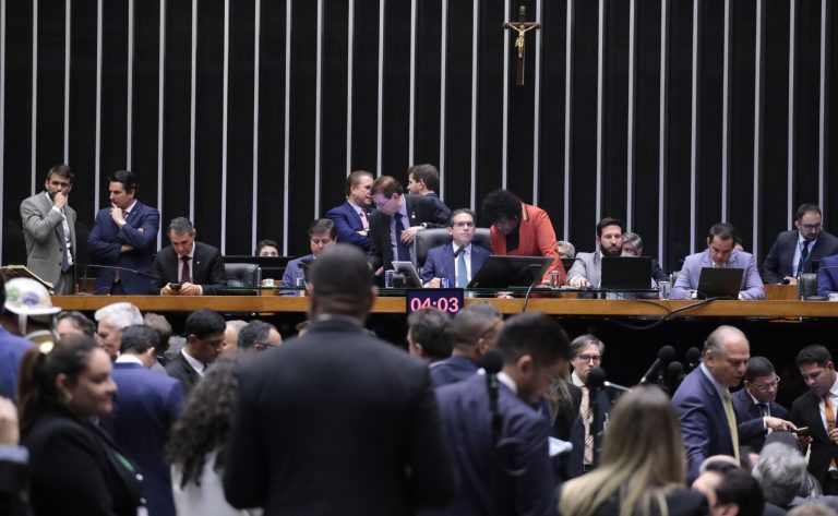 Proposições remanescentes da Sessão Anterior.