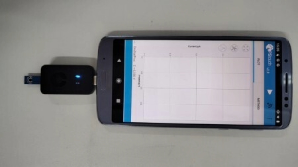 Dispositivo acoplado à porta USB detecta substâncias em cigarros