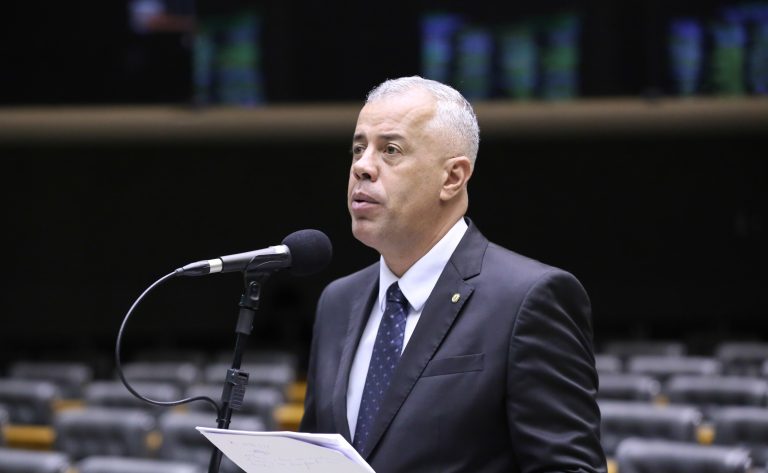 Deputado Evair Vieira de Melo (PP-ES) fala no Plenário da Câmara dos Deputados