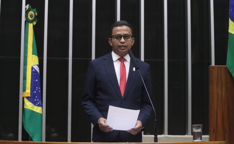Deputado Dr. Francisco (PT- PI) fala no Plenário da Câmara dos Deputados