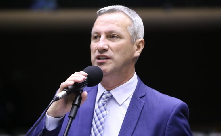 Deputado Sanderson (PL-RS) fala no Plenário da Câmara dos Deputados