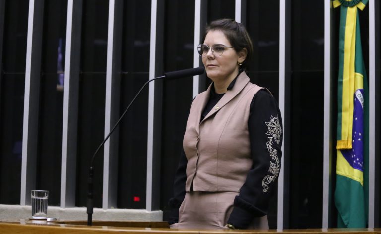 Proposições remanescentes da Sessão Anterior. Dep. Coronel Fernanda (PL - MT)