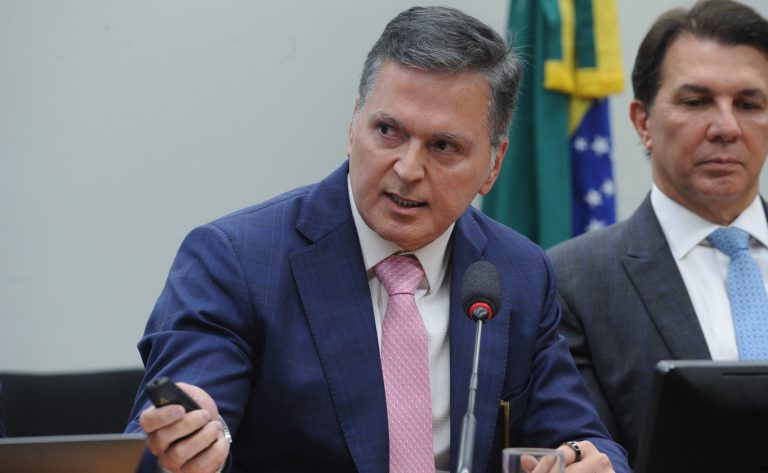 Audiência Pública - Aspectos gerais do PL 733/25 sob a perspectiva da Comissão de Juristas. Presidente da Comissão de Juristas que tratou da revisão do arcabouço legal de portos e instalações portuárias brasileiros - CEPORTOS - Ministro do TST, Douglas Alencar Rodrigues.