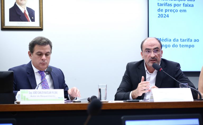 Extravio de bagagem e cartel de preços de companhias aéreas. Dep. João Carlos Bacelar (PL-BA). Representante - Associação Brasileira das Empresas Aéreas - ABEAR, Raul de Souza.