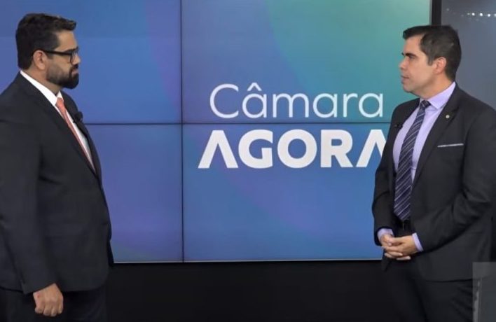 Deputado Ricardo Ayres concede entrevista à TV Câmara