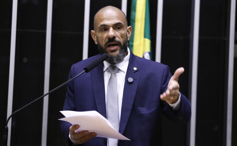 Deputado Sargento Portugal (Podemos-RJ) fala no Plenário da Câmara dos Deputados