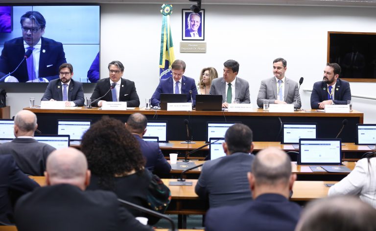 Audiência pública da comissão especial que analisa a PEC da Segurança Pública (PEC 18/25)