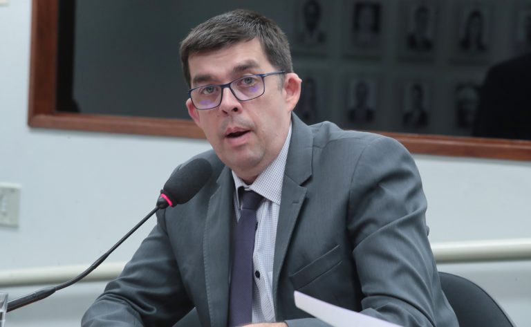 Audiência Pública - Qualidade e preço dos combustíveis comercializados no Brasil. Superintendente Adjunto de Biocombustíveis e de Qualidade de Produtos - Agência Nacional do Petróleo, Fabio da Silva Vinhado.