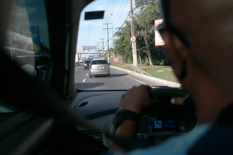 Cidades - serviços públicos - tecnologia aplicativos transporte coletivo urbano ônibus localização cidades inteligentes passageiros (aplicativo Transcol online, do Espírito Santo)