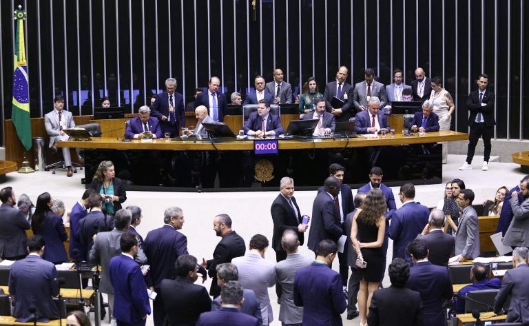 Sessão do Congresso Nacional no Plenário da Câmara dos Deputados