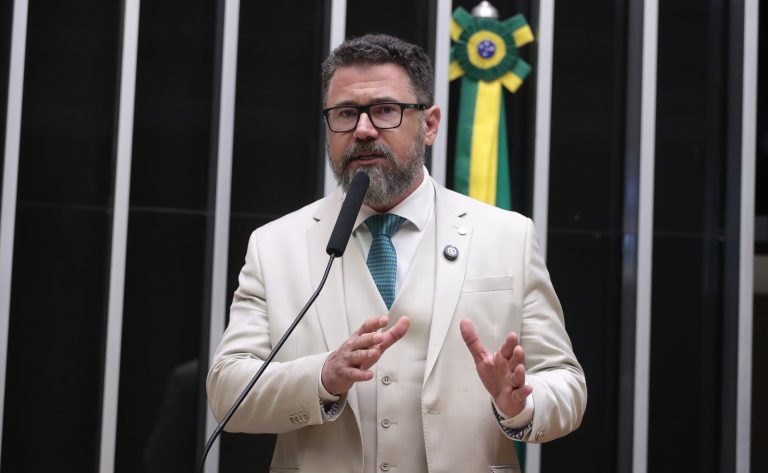 Deputado Marcos Pollon (PL-MS) fala no Plenário da Câmara dos Deputados