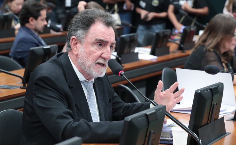 Discussão e votação de propostas legislativas. Dep. Patrus Ananias (PT-MG)
