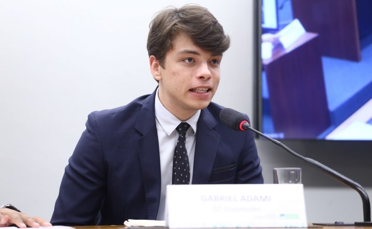 Audiência Pública - Perspectiva das Juventudes sobre a COP 30. Secretário Executivo - GT Juventudes, Gabriel Adami