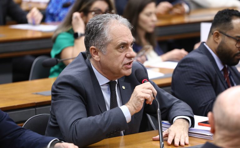 Continuação da 10ª Reunião Deliberativa, para votação da LDO para 2026 e matérias remanescentes da pauta. Dep. Carlos Zarattini (PT - SP)