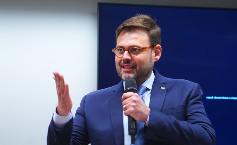 Audiência Pública - Debater o Programa Nacional de Rastreabilidade de Produtos Agrotóxicos e Afins. Secretário Executivo - Ministério da Agricutura e Pecuária (MAPA), Irajá Rezende de Lacerda