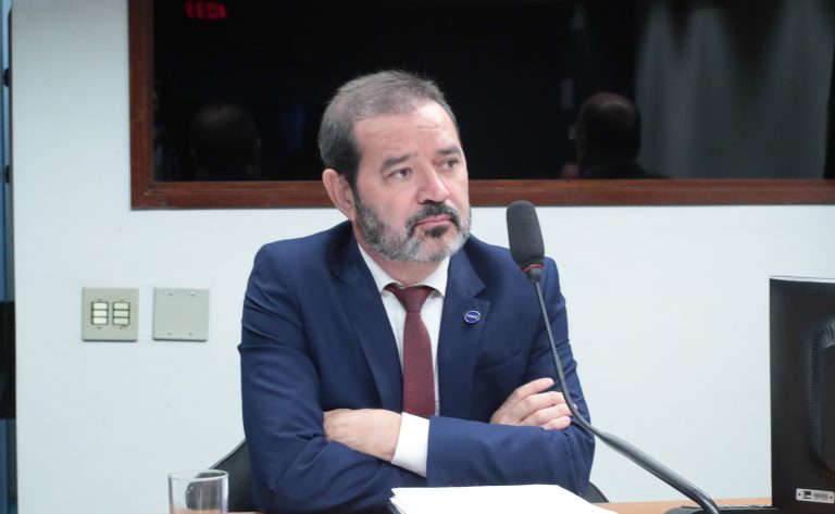 Audiência Pública - Política Nacional de Minerais Críticos e Estratégicos e Terras Raras.