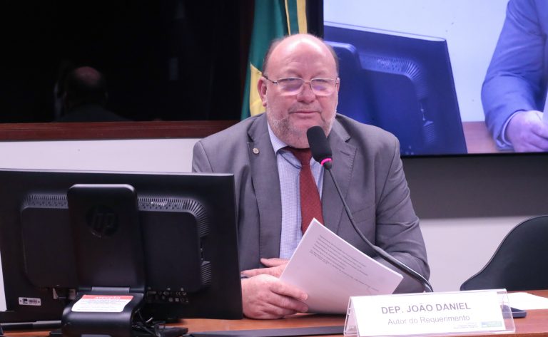 Audiência Pública - Política Nacional de Minerais Críticos e Estratégicos e Terras Raras. Dep. João Daniel (PT-SE).