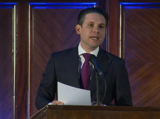 motta discursa em evento