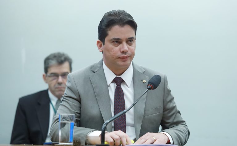 Discussão e votação de propostas legislativas. Dep. Júnior Mano (PL - CE)