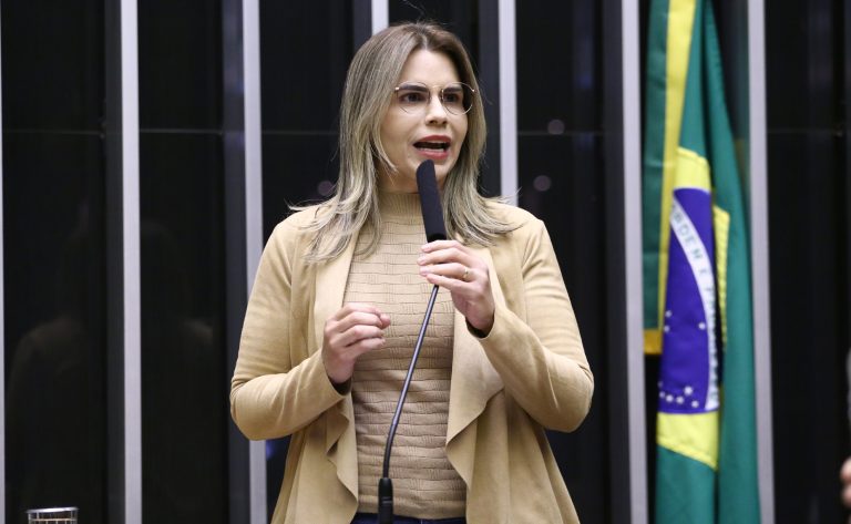 Deputada Clarissa Tércio (PP-PE) fala no Plenário da Câmara dos Deputados