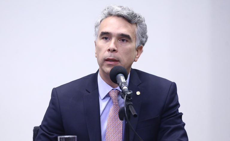 Apresentação do parecer do relator, sobre o <a class='linkProposicao' href='https://www.camara.leg.br/noticias/1077593-novo-plano-de-educacao-institui-metas-para-a-educacao-brasileira-ate-2034'>PL 2614/2024</a> - Plano Nacional de Educação. Dep. Rafael Brito (MDB - AL)