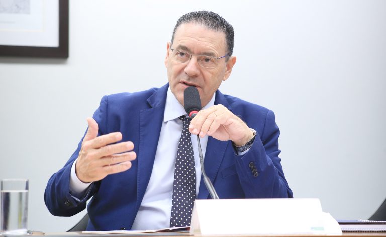 Audiência Pública - Simplifica Ciência: Academia e Setor Produtivo - Desafios e Propostas para o Fortalecimento da Ciência, Tecnologia e Inovação no Brasil. Dep. Vitor Lippi (PSDB - SP)