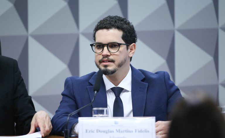 Oitiva de Testemunha. Advogado, Eric Douglas Martins Fidelis.